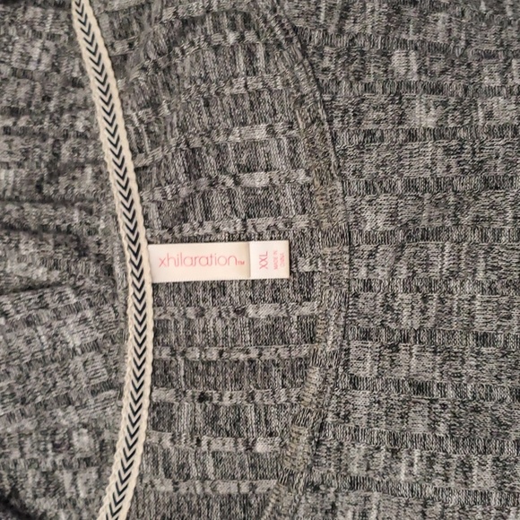 Xhilaration Women's Gray with White Lace Trim Long Sleeve Shirt - Picture 8 of 8